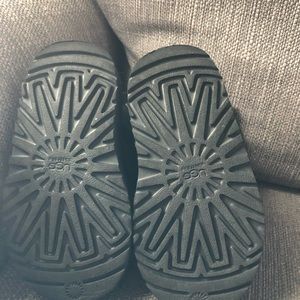 Toddler Ugg size 7